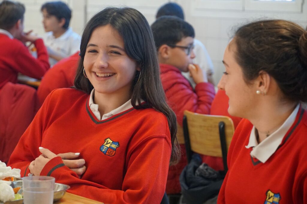 Alimentación saludable en el comedor del colegio Luis Amigó de Pamplona