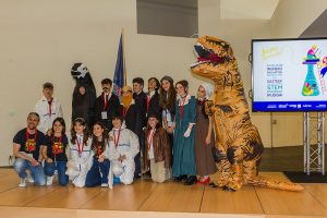 Alumnos en la Feria de Tecnociencia