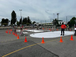 Alumnos en bici