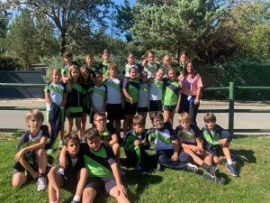 Alumnado y profesora del colegio Luis Amigó en Tajonar