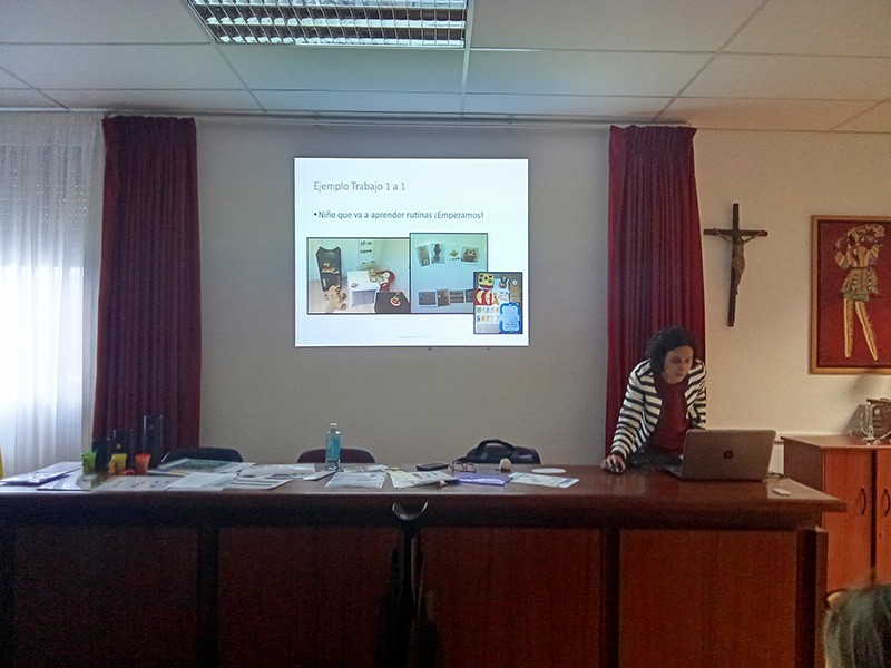Carmen Gándara en el colegio Luis Amigó de Pamplona