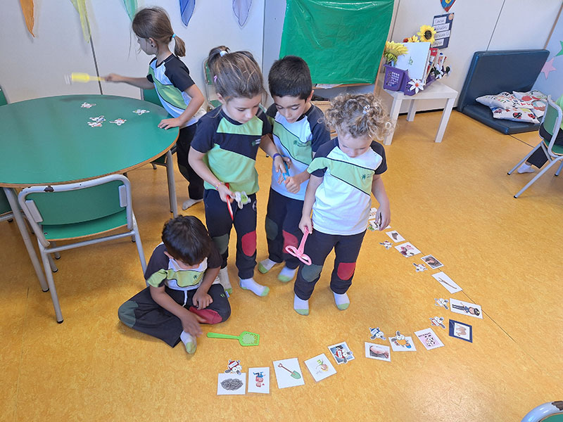 Alumnos del colegio Luis Amigó de Pamplona jugando