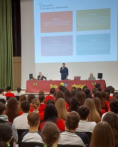 Charla de las Víctimas del terrorismo en el colegio Luis amigo