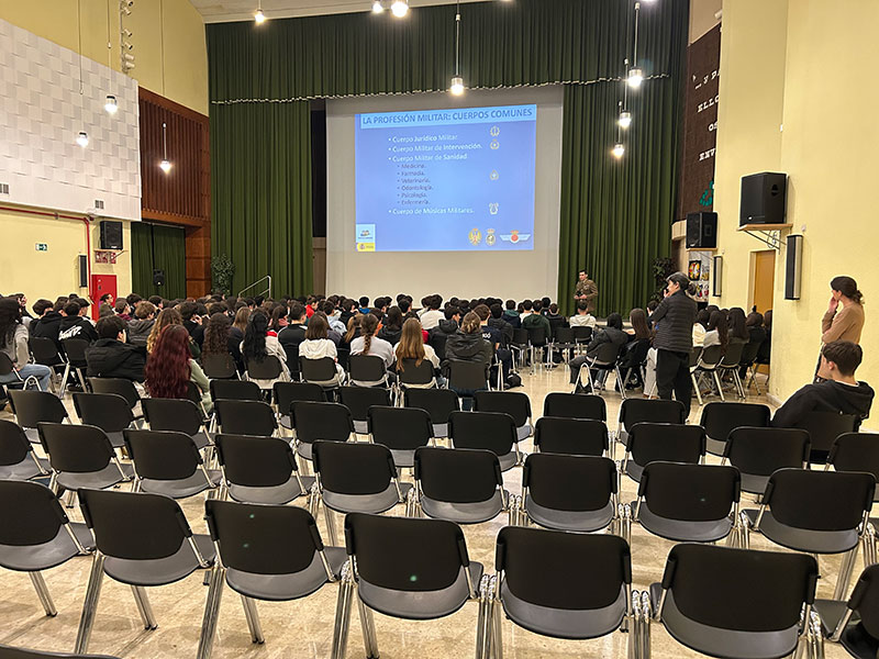 Visita de las fuerzas armadass a amigo