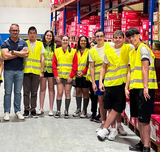Alumnado del colegio Luis Amigó de Pamplona en Lizarte